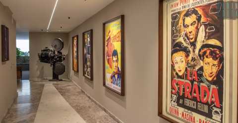 Bitonto, quel condominio che ricorda un vecchio cinema scomparso: � "Amarcord"